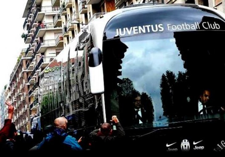 Drama u Bologni: Ultrasi bacili 'papirnatu bombu' na igrače Juventusa