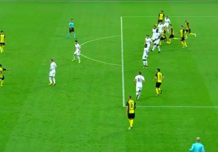 Šokantna sudijska odluka na Wembleyu: Dortmundu poništen čist gol, rezultat je mogao biti drugačiji