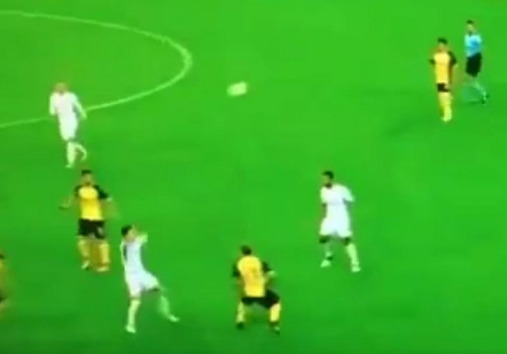 Na meču Tottenhama i Dortmunda viđeno najgorih 13 sekundi u istoriji fudbala: Pogledajte od početka do kraja