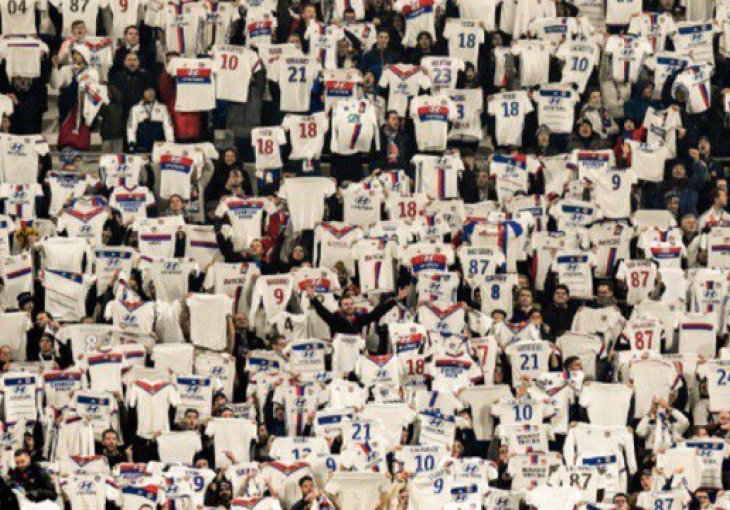 Zašto su navijači Lyona držali dresove u 18. minuti protiv Montpelliera?