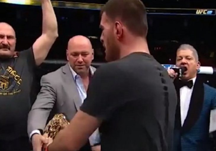 Miočić izazvao haos nakon velike pobjede: Evo zašto je odbio da mu predsjednik UFC-a stavi pojas