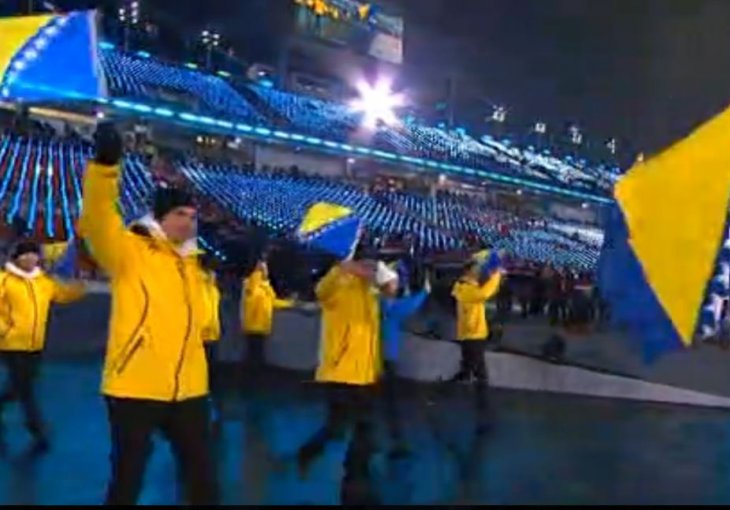 Elvedina Muzaferija nosila zastavu BiH na otvaranju Olimpijade u PyeongChangu (FOTO)
