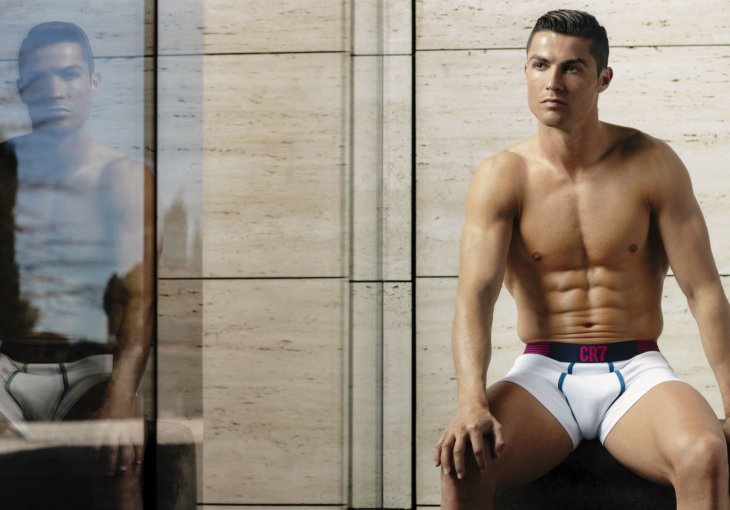 Cristiano Ronaldo predstavio nove gaćice: Djevojke, uživajte!