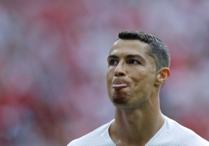 Ronaldo sa novim imidžom proziva Messija?