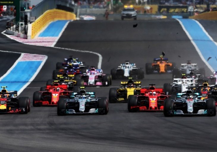 Hamilton opet lider nakon trijumfa u Francuskoj, Vettel izazvao sudar pa spašavao situaciju