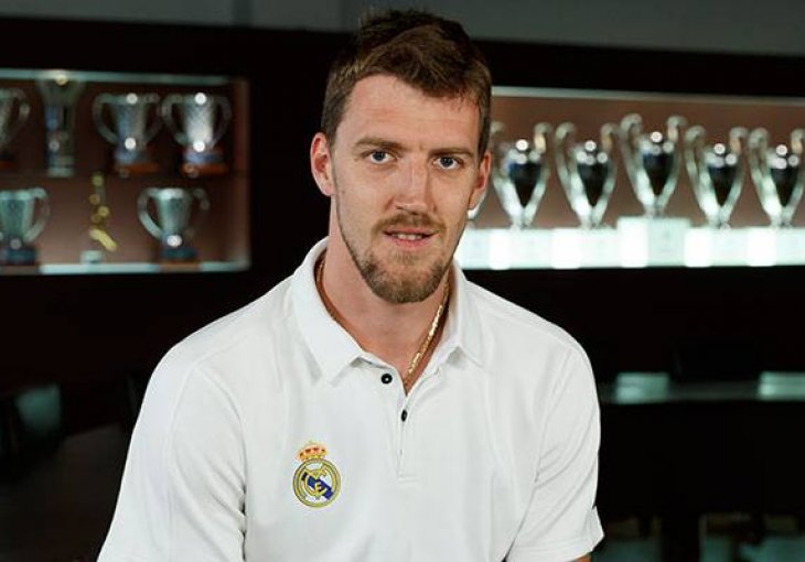 Košarkaš Real Madrida posjetio rodni Doboj i obnovio srušeni teren