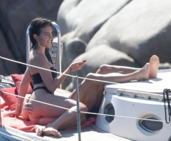 POJAVILA SE U CRNIM TANGAMA: CR7 je svoju dragu uhvatio OVDJE, a onda je uslijedila VRELA AKCIJA