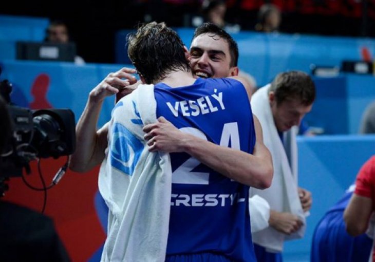 Košarkaši Češke u neizvjesnoj završnici savladali Rusiju