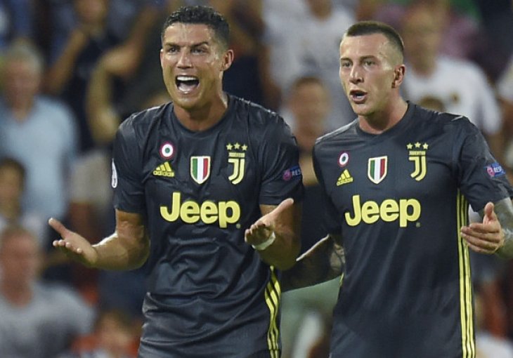 PRIZNALI DA JE UPALJEN ALARM: Reakcija Ronalda koja je zabrinula sve u Juventusu