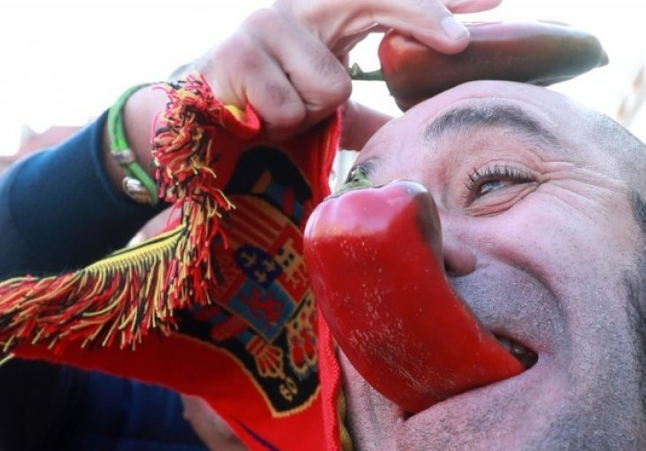 KAKVE SCENE IZ ZAGREBA: Ludo i nesvakidašnje zabavljanje navijača Španije