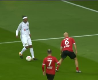 Kao iz NAJBOLJIH DANA! Pogledajte MAJSTORIJE Ronaldinha na humanitarnoj utakmici!