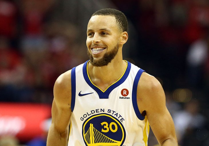 OVO NISMO VIĐALI U NBA: Nasmijali su cijelu dvoranu, a najviše glavnog aktera Currya, koji im je poslije zatrpao koš