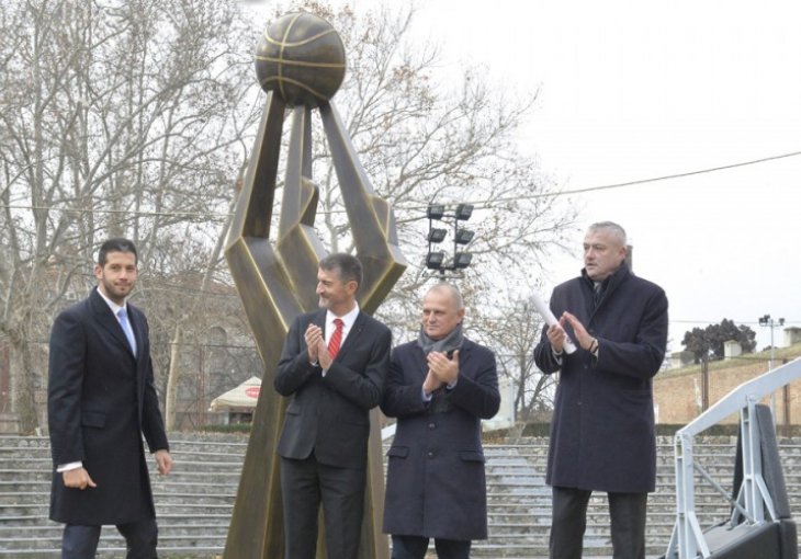U Beogradu otkriven spomenik utemeljivačima srpske košarke