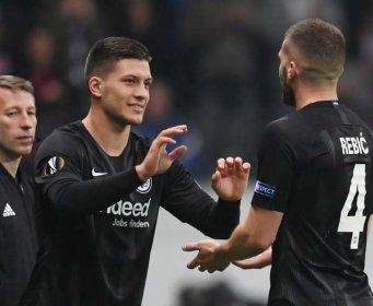 STIGLA PRVA PONUDA Bayern i Barcelona u trci za igračem iz Srbije