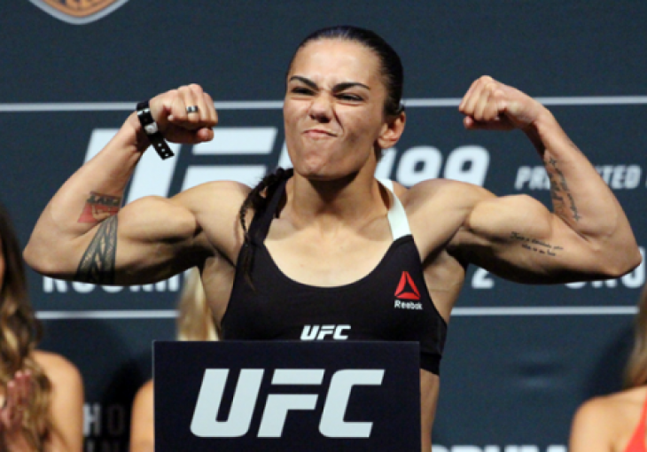 PROVOKATIVNA BORKINJA: UFC prvakinja objavila fotografiju na kojoj ima samo pojas na sebi!
