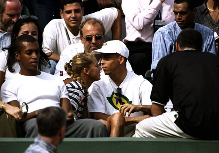 Dolazili su na stadion samo da bi gledali najlepšu teniserku svih vremena: Ronaldo je odlepio za njom, pratio je na turnirima, a smuvao je najveći šmeker (FOTO)