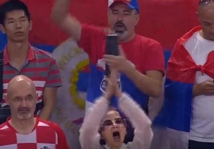 OVAJ ČOVJEK JE PRIČA DANA U hrvatskom dresu među srpskim navijačima gledao kako Srbija rastura Amerikance