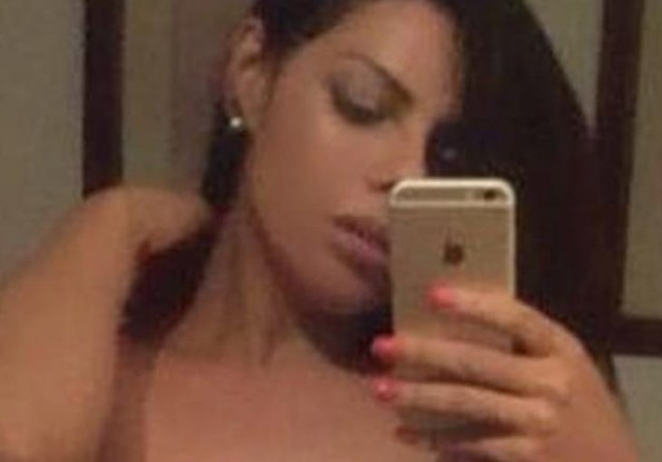 NAJPOZNATIJA NAVIJAČICA BARCE ZAPREPASTILA Provokativan selfie Suzy Cortez ispred ogledala