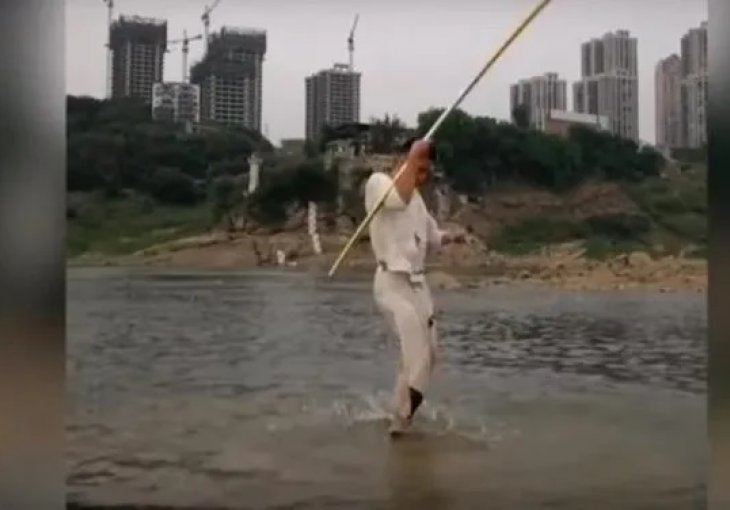 Snimak koji je ostavio svijet u šoku: Kung fu majstor bukvalno hodao po vodi