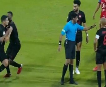 (VIDEO) James Rodriguez pretrpio brutalan start, sudija ga isključio iz igre, a on krenuo da se fizički obračuna sa njim