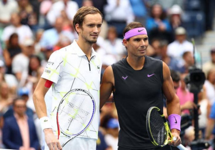 Medvedev izbacio Tsitsipasa i zakazao finale Australian Opena s Nadalom. Ko će osvojiti?