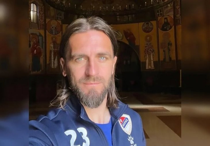 LEGENDA BORCA: Stojan Vranješ obišao sarajevsku crkvu uoči večerašnjeg derbija na Koševu