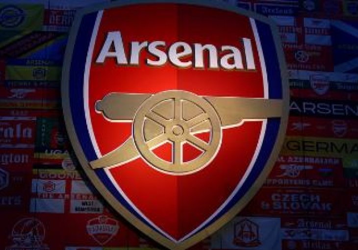 Procurio novi dres Arsenala: Neočekivana promjena i plava boja podijelili su navijače