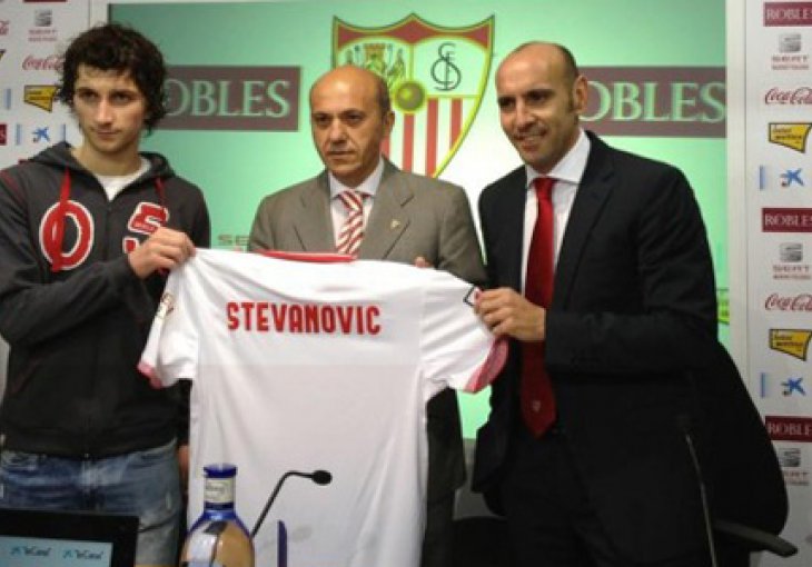 Miroslav Stevanović potpisao za Sevillu