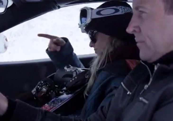 McLaren 12C protiv lijepe Chanelle Sladics