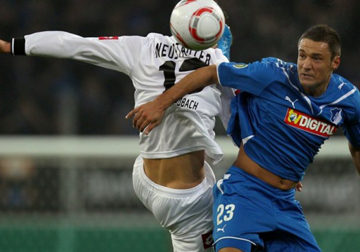 Jedna golčina Schalkeu, pravo bi mi prijala