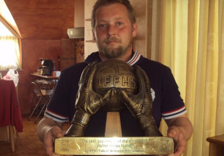 Prodaje Zengin trofej iz 1990. godine