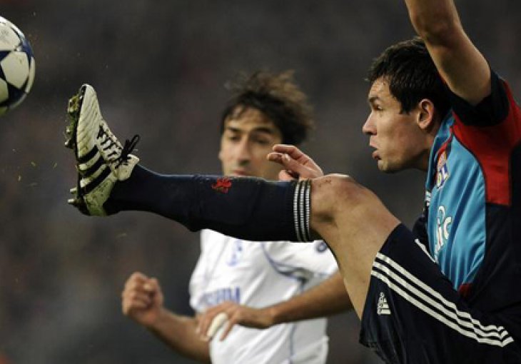  Navijači Lyona Barci podvaljuju 