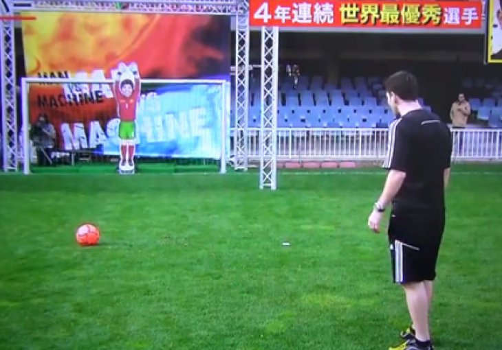 Messi nije mogao savladati japanskog golmana robota