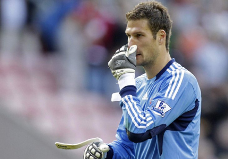 Igra li Arsene Wenger duplu igru s Asmirom Begovićem?