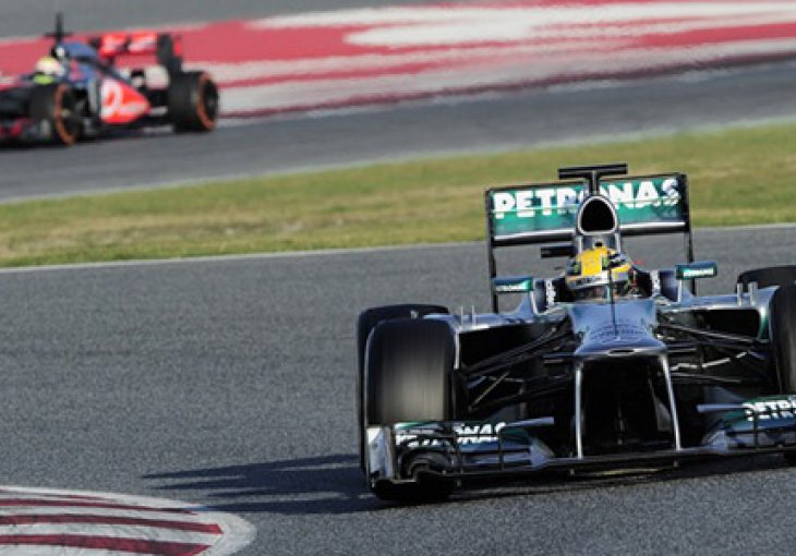 Hamiltonu pole-position, Vettel tek deveti