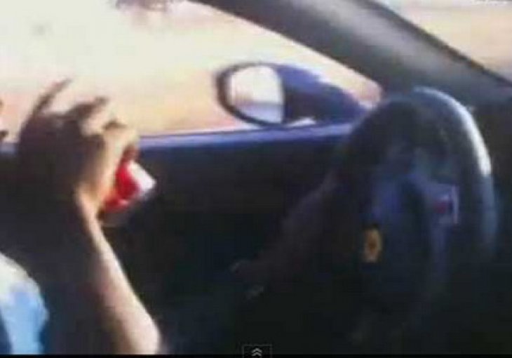 Saigrač Ognjena Vranješa vozi Ferrari i pije pivo