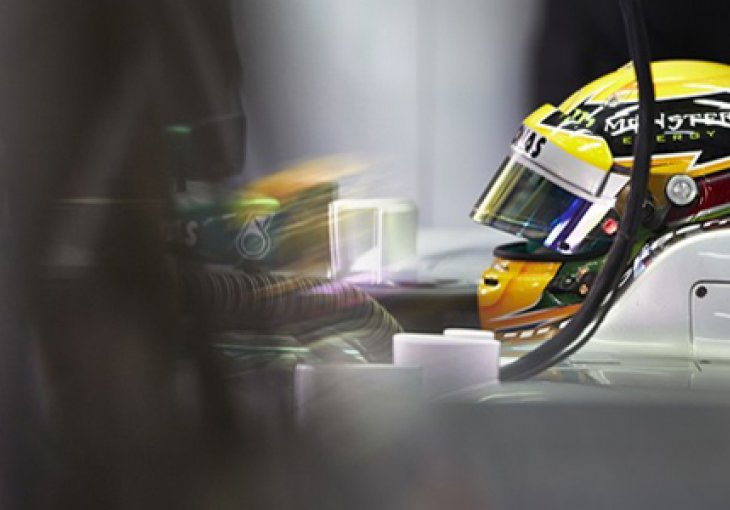 Hamiltonu kazna od pet mjesta u Bahreinu