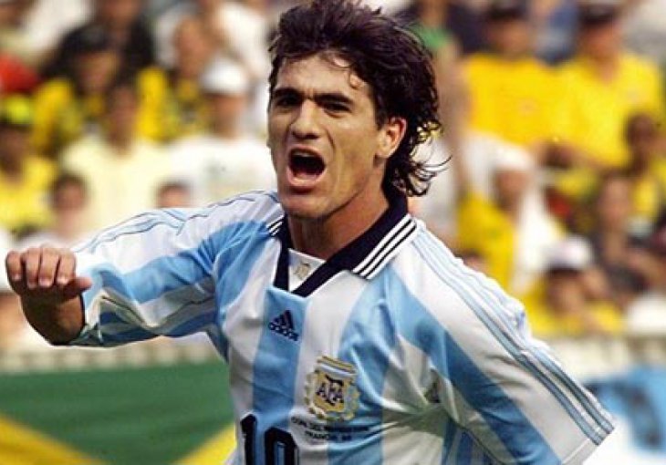 Ariel Ortega opljačkan i izbačen ispred kuće