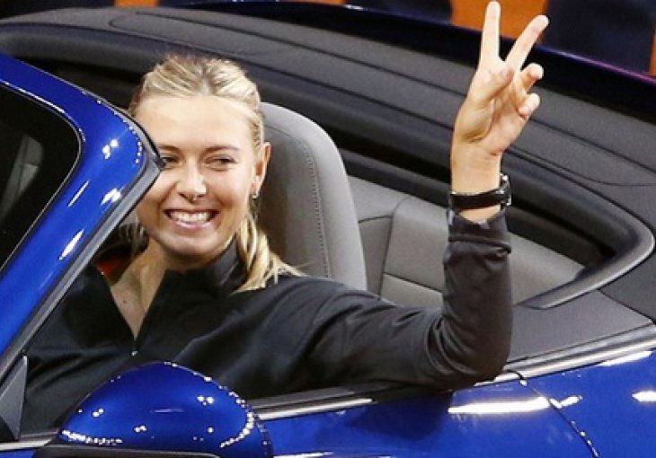 Šarapova uzela titulu i Porsche u Stuttgartu