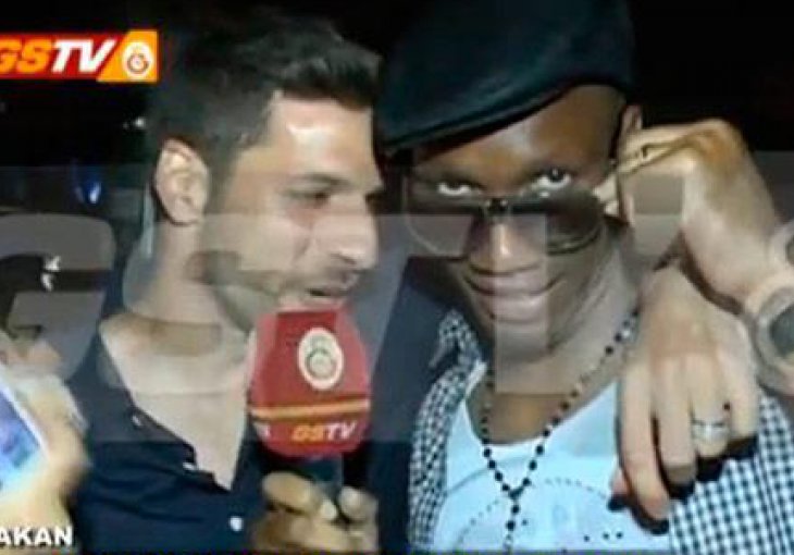Didier Drogba titulu slavio u ulozi TV reportera