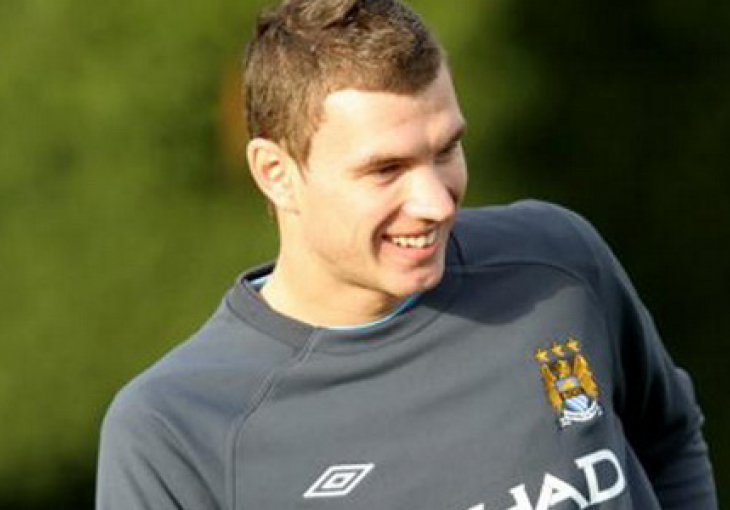 Šta navijači Dortmunda misle o Edinu Džeki