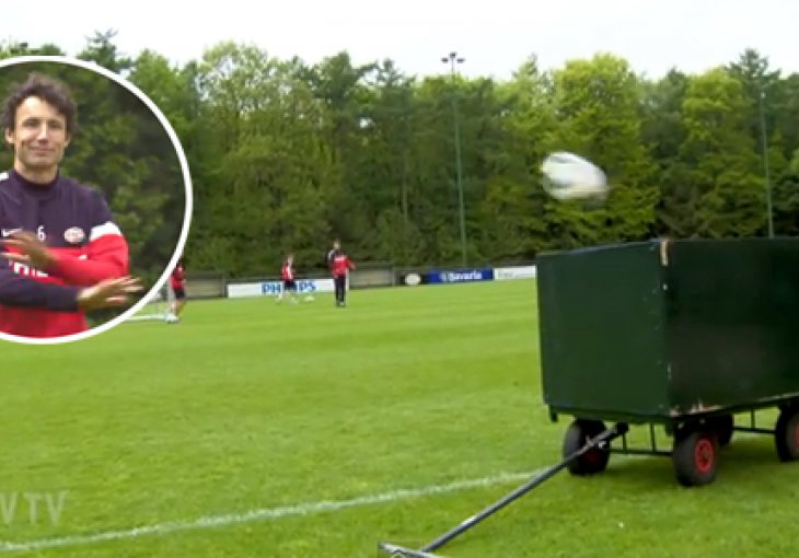 Mark van Bommel se totalno 