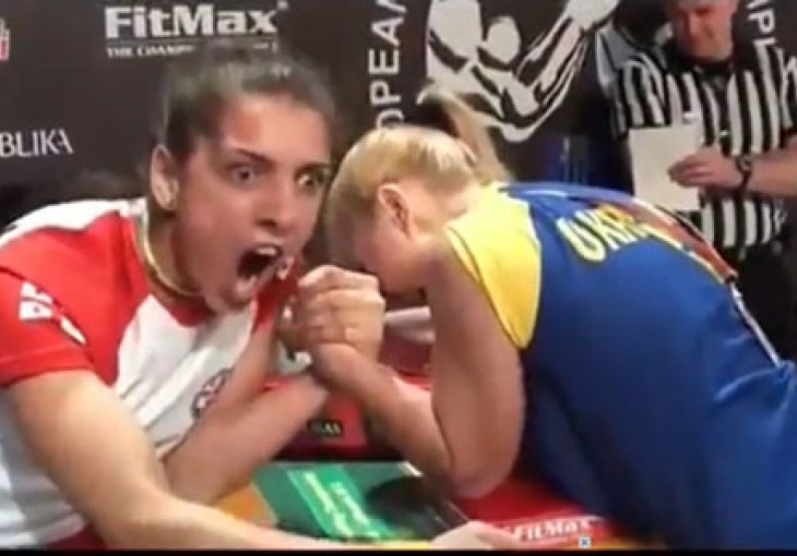 Ovo nije film strave i užasa, nego žene obaraju ruku