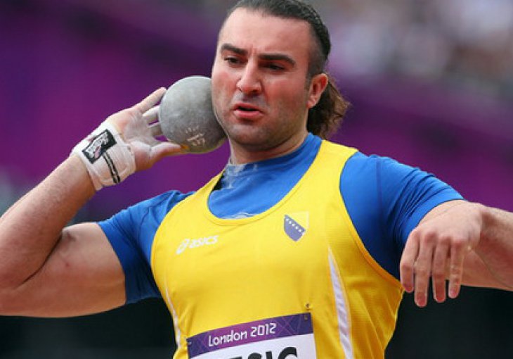 Kemal Mešić odbacuje zastavu BiH i ide pod zastavu Hrvatske
