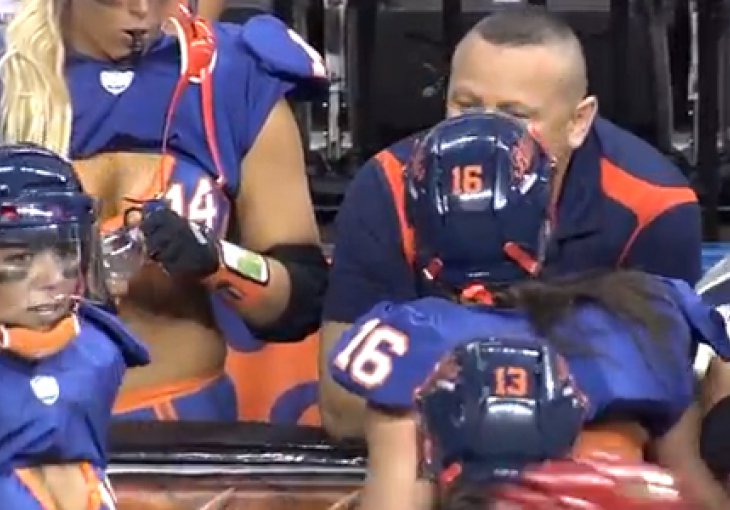 Trener igračici: J.... te u facu!