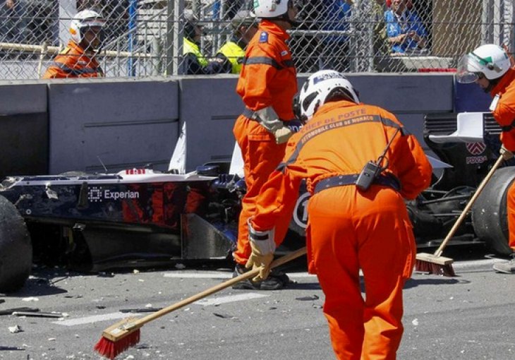 Zbog strašnog sudara u Monte Carlu morali prekinuti utrku