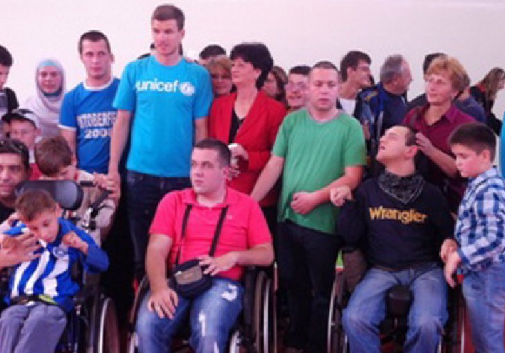 Džeko popodne proveo u najljepšem društvu