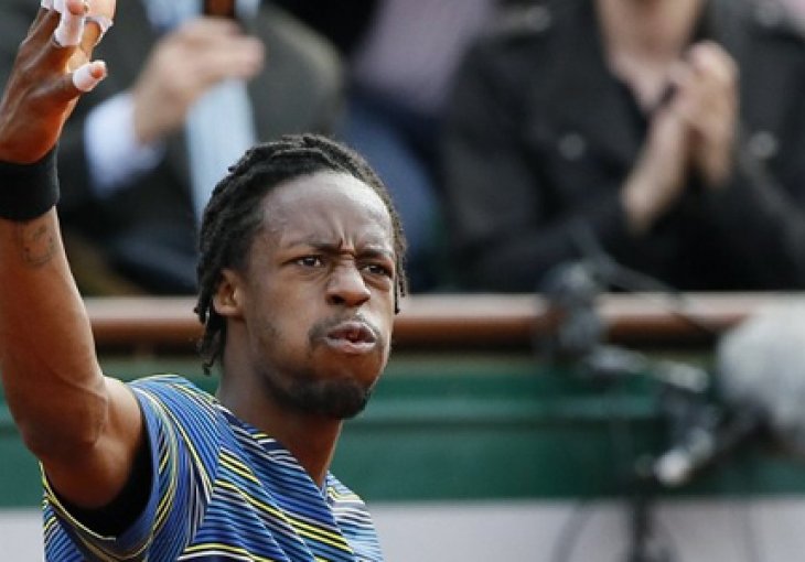 Federer lagano sa Davvermanom, heroj dana ponovo Monfils
