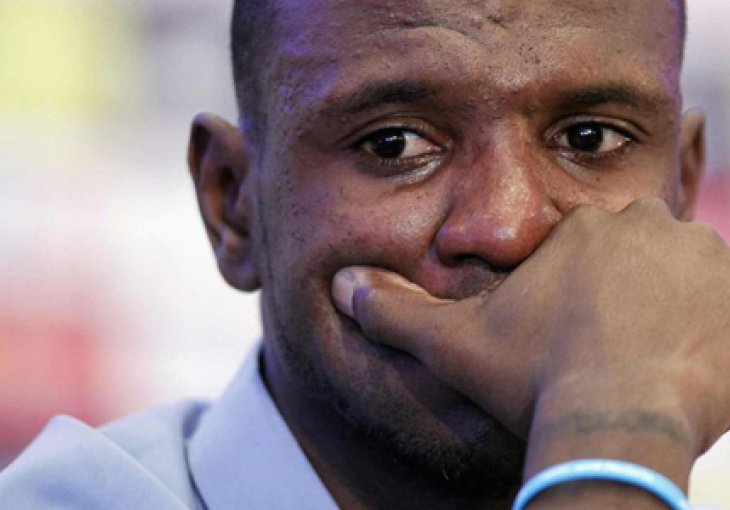 Eric Abidal se u suzama oprostio od Barcelone