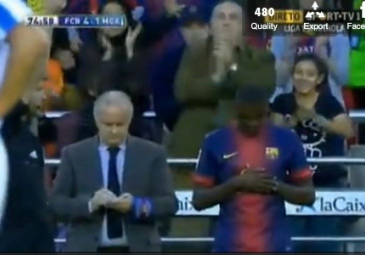Abidal, uz Fatihu, ušao u igru, Nou Camp ustao na noge